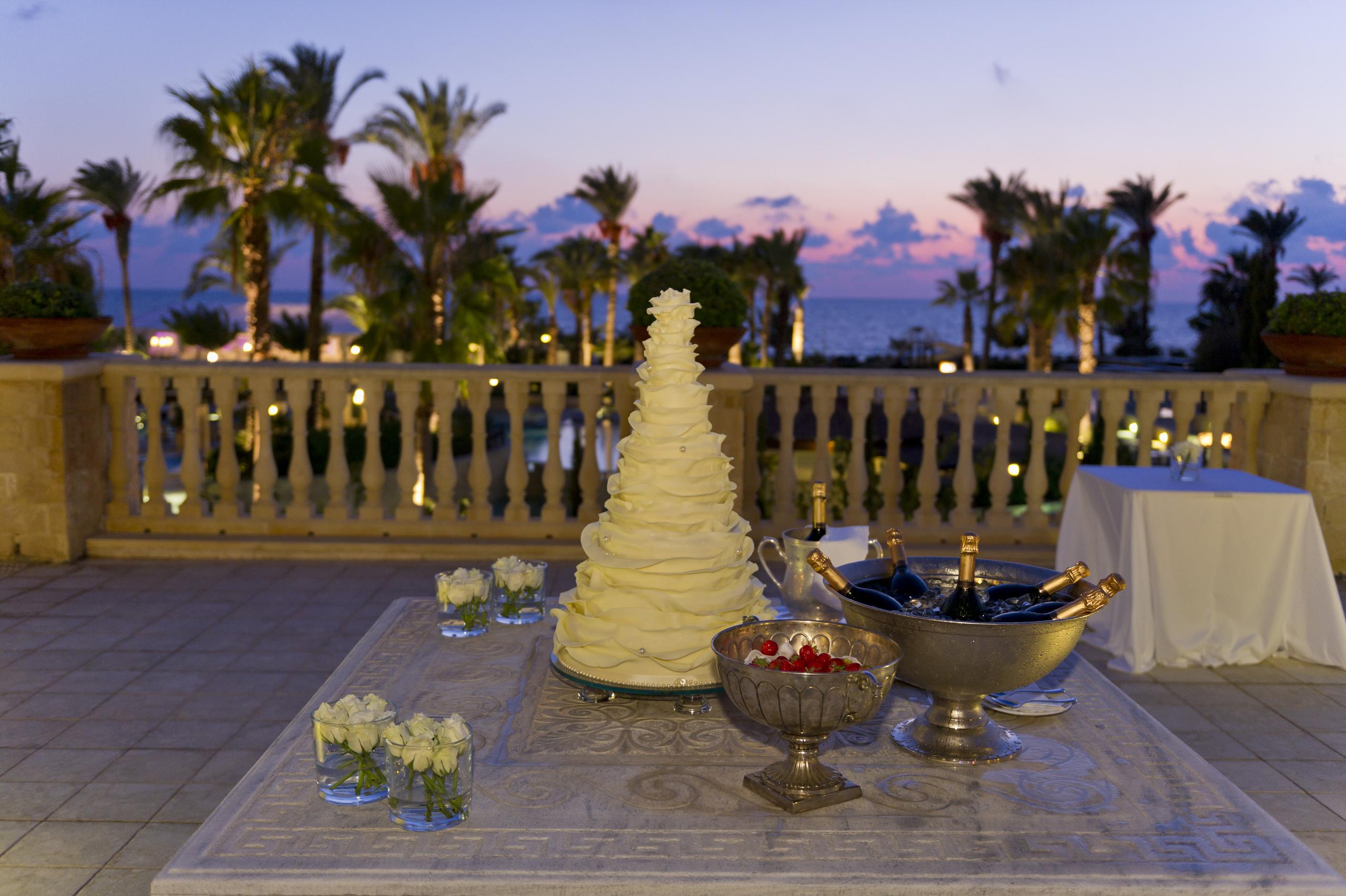 Book your wedding day in Elysium Hotel Paphos